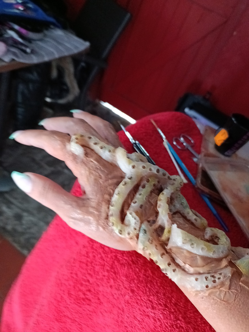 Nathan Head doubling as The Mogern's forearm in the original ending